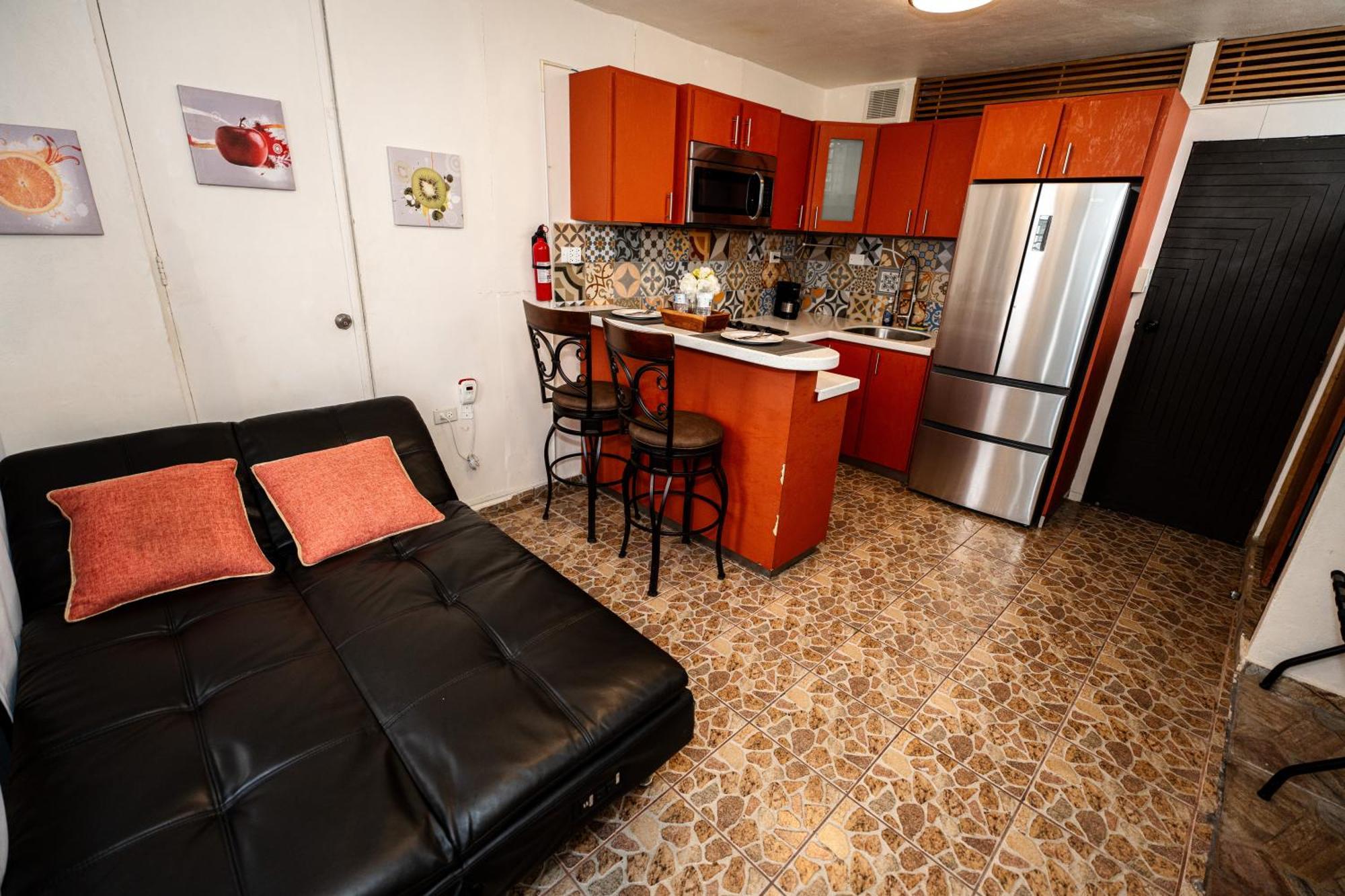 Cozy Studio Retreat With Private Parking And Free Laundry 庞塞 外观 照片
